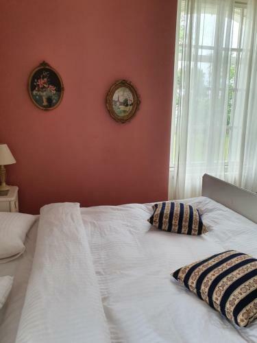 Hotel Schulhoff, Castle And Winery