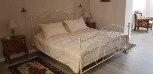 Hotel Schulhoff, Castle And Winery