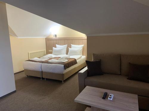 Hostal ?????????
