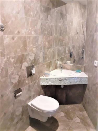 Apartamento Lusya Appartments On Odoevskogo, 87