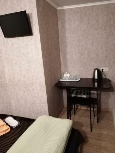 999 Gold Hotel