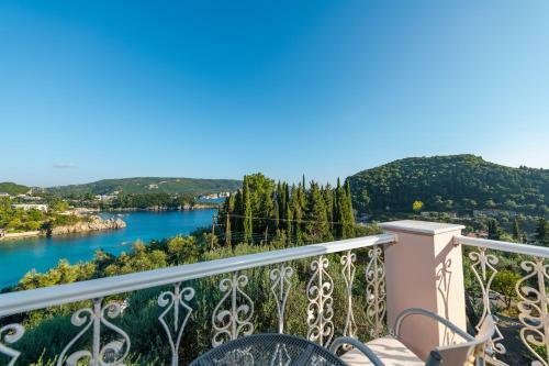 Odysseus Hotel
