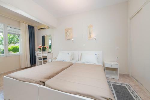 Odysseus Hotel