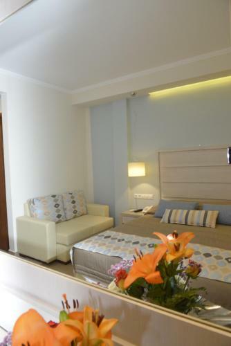 Odysseus Hotel