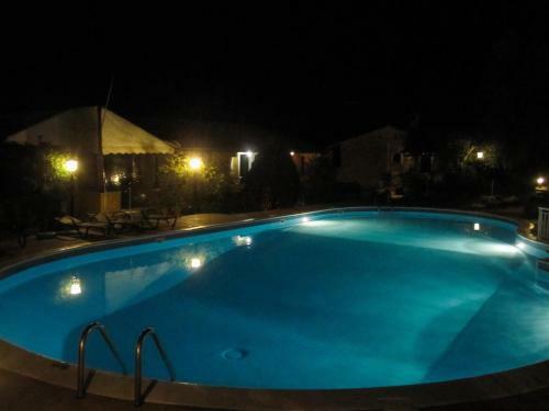 Apartamento Afrodite's Pool And Studios