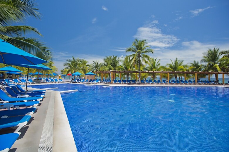 Hotel Barcel� Ixtapa