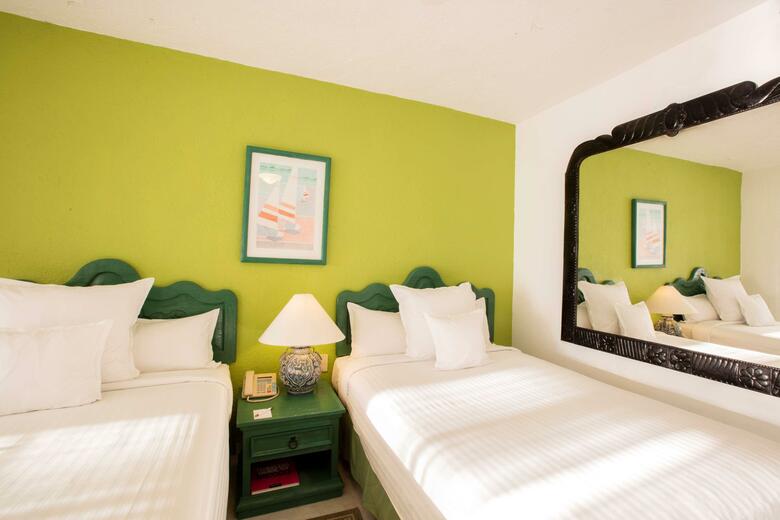 Hotel Barcel� Ixtapa