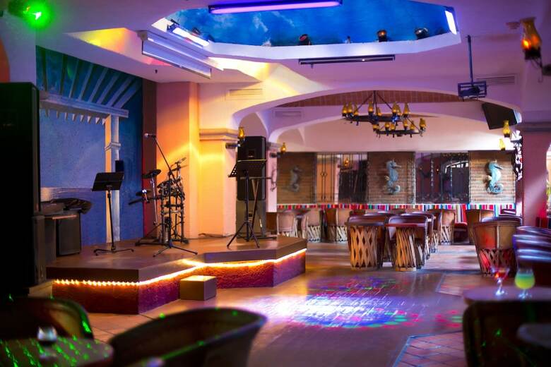 Hotel Barcel� Ixtapa