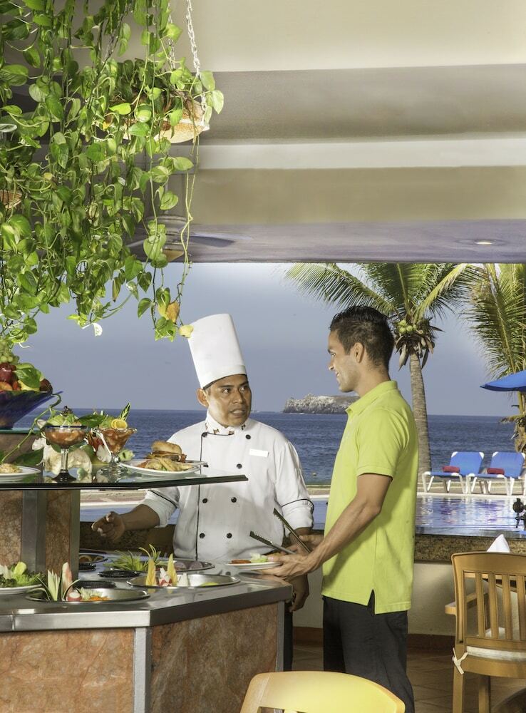 Hotel Barcel� Ixtapa