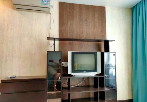 Mango Apartments (white)