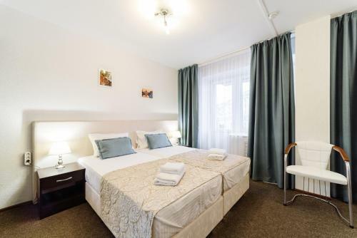 Simple Bon Voyage Hotel