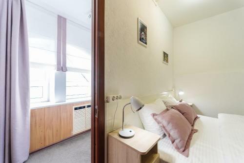 Simple Bon Voyage Hotel