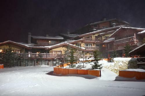 Hotel Complex Dejavu