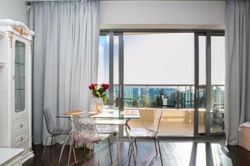 Ideal House Apart