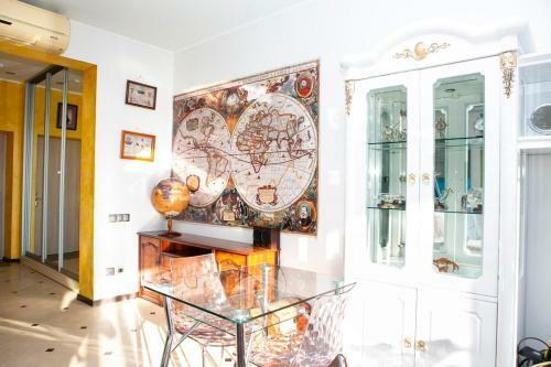 Ideal House Apart