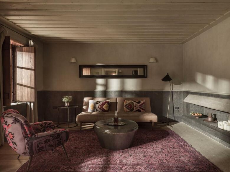 Kinsterna Hotel & Spa