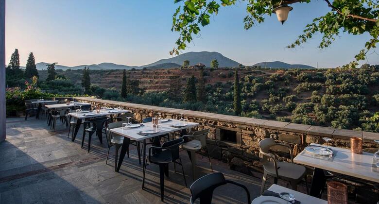 Kinsterna Hotel & Spa