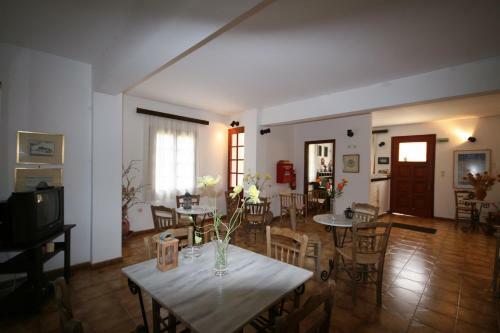 Venetia Apartments