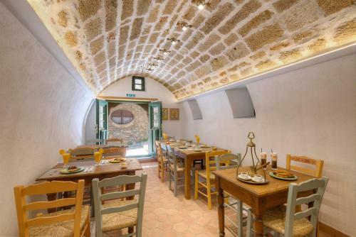 Hostal Ritsos Guesthouse