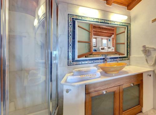 Malvasia Traditional Hotel