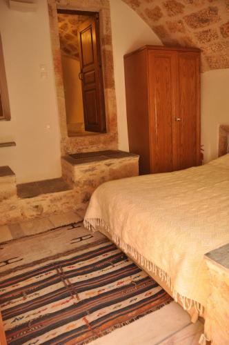 Malvasia Traditional Hotel