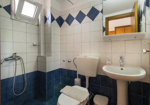 Linaraki Studios & Apartments