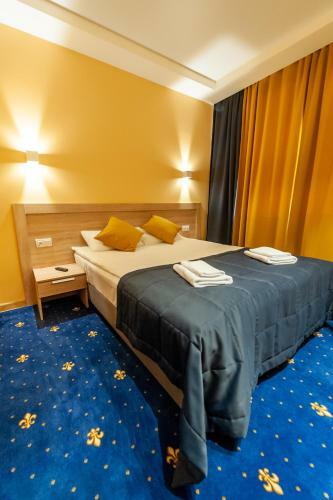 Hotel ??????