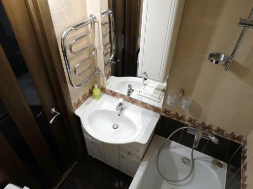 Apartamento Inndays On Staronikitskaya 105