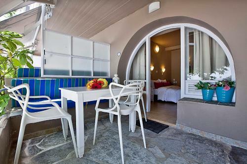 Hostal Nelly's Hotel Apartments