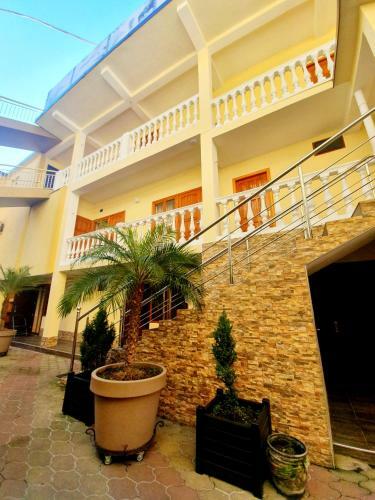 Hotel Loootel