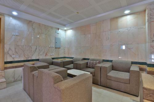 Hotel Oyo 369 Arwa Alqosor