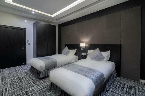 South Hotel Suites