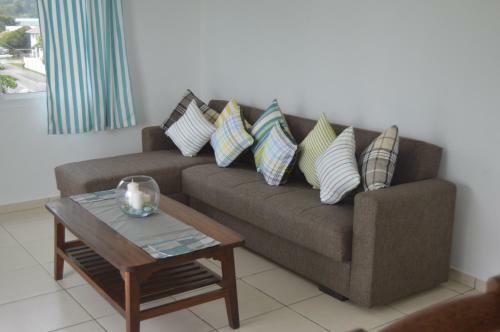 Hostal Chez Payet Airport Guesthouse