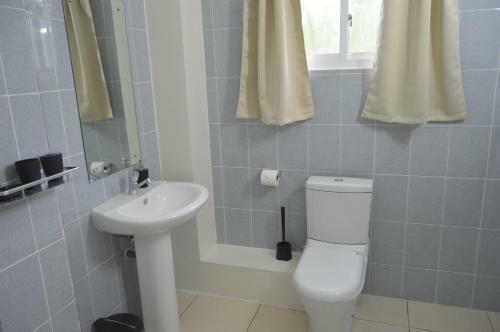 Hostal Chez Payet Airport Guesthouse