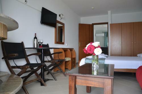 Kiwi Hotel