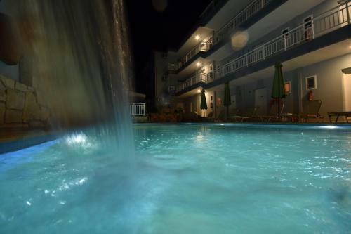 Kiwi Hotel