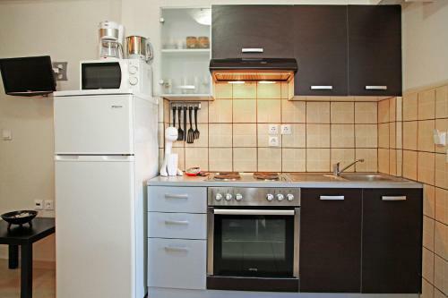 Dionysus Apartments