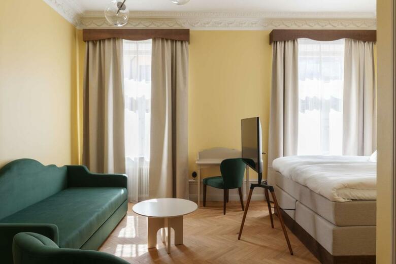Hotel Ruth; Bw Premier Collection