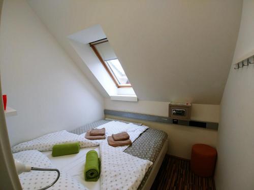 Bed & Breakfast Cube Central Rooms For 2