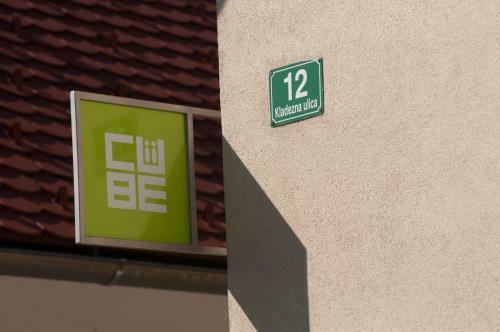 Bed & Breakfast Cube Central Rooms For 2