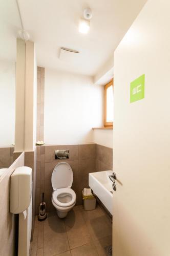 Bed & Breakfast Cube Central Rooms For 2