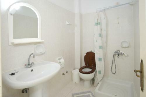 Konstantinos Apartments