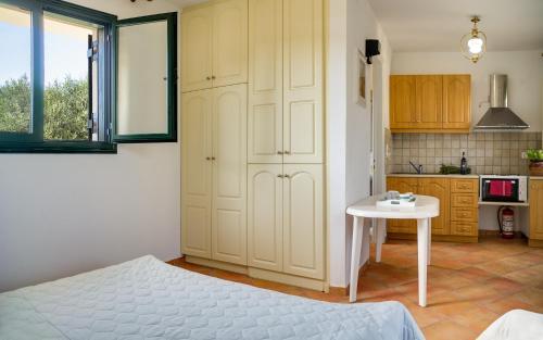 Koxyli Studios & Apartments