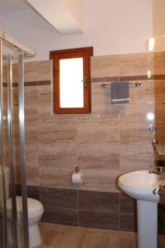 Alexatos Studios & Apartments
