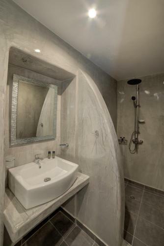 Hotel Remvi Villas