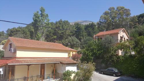 Moustakis Hotel
