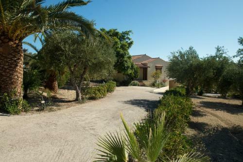 Villas Lefkothea