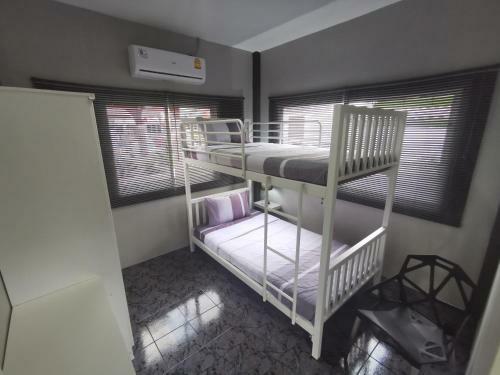 Bungalows By Karon Studio Apartment