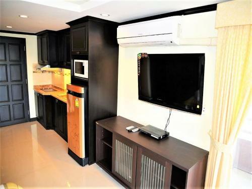 Angket Condominium Corner Apartment 47sqm Large Balcony