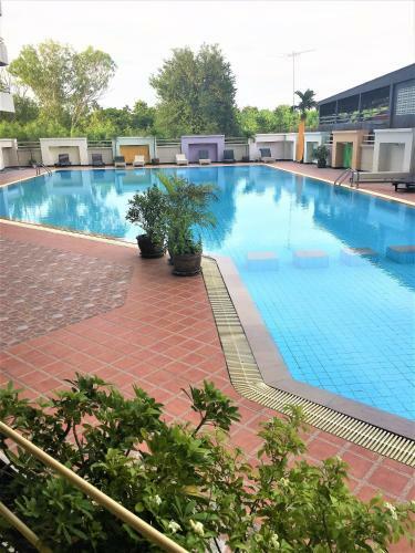 Angket Condominium Corner Apartment 47sqm Large Balcony